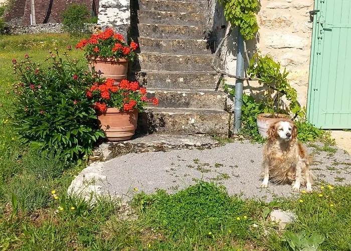 펜션 La Metairie Montvalent